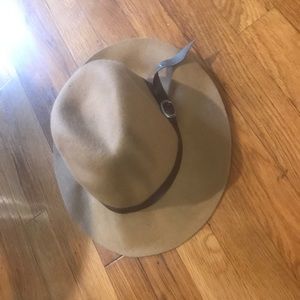Stylish Tan brim Hat